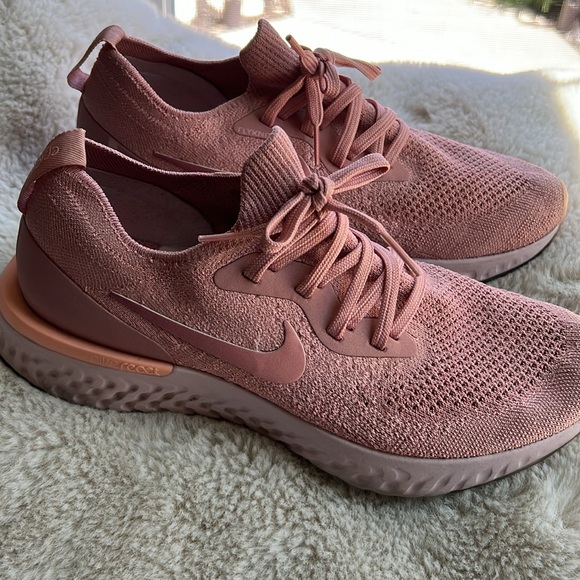 EUC like new. Nike Epic React Shoes Size 8 women’s running shoes pink - Picture 4 of 6